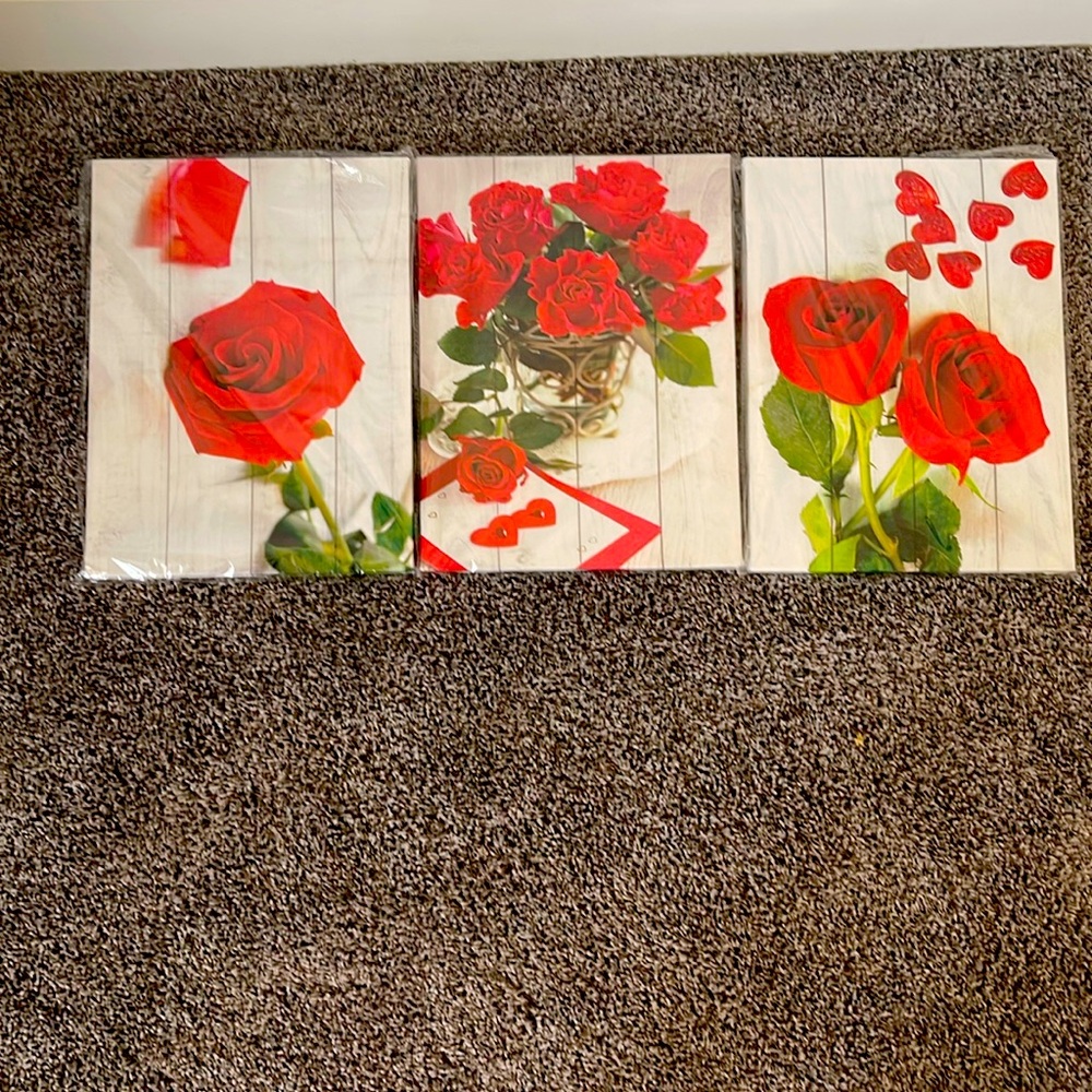 Sale! 🔥🔥🔥🔥 NEW! 🌹 Roses on Canvas Set of three